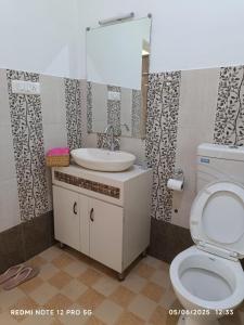 Ένα μπάνιο στο Keshav Kunj Tapru