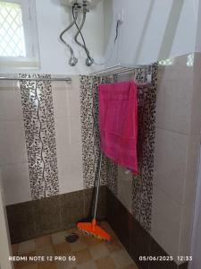 Ένα μπάνιο στο Keshav Kunj Tapru