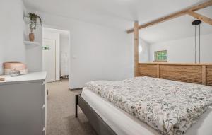 Ένα ή περισσότερα κρεβάτια σε δωμάτιο στο Stunning Apartment In Oberhof With Wifi +3 φωτογραφίες