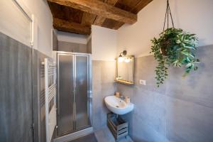 Koupelna v ubytování B&B A Portata di Mare + 37 fotografií