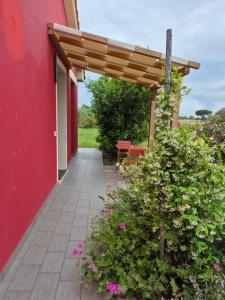 Le Dimore Rosse - Agriturismo外面的花园