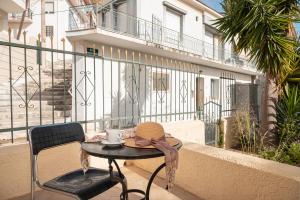 A balcony or terrace at Emily Hotel