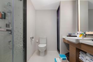 Vannituba majutusasutuses Hampton by Hilton Chengdu Wuhou Waishuannan