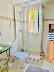 Koupelna v ubytování .Apartamento 1a linea de playa + piscina + parking DAIMUS