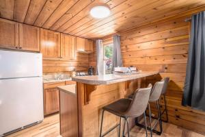 Η κουζίνα ή μικρή κουζίνα στο Grand Harbor Apartments Unit 2 - 108