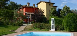 Bazén v ubytování Borgo Mandoleto - Country Resort & Spa nebo v jeho okolí