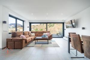 Χώρος καθιστικού στο Luxury Seaview Villa Celeste - TCM