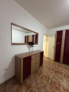 Kuchyň nebo kuchyňský kout v ubytování Astra Budva + 37 fotografií