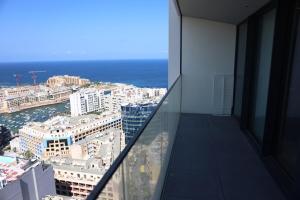 Een algemene foto of uitzicht op zee vanuit het appartement