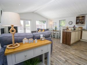 Η κουζίνα ή μικρή κουζίνα στο Dovedale Lodge