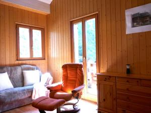 Posezení v ubytování Chalet Rustico Fortuna by Interhome