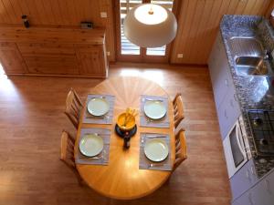 Kuchyň nebo kuchyňský kout v ubytování Chalet Rustico Fortuna by Interhome