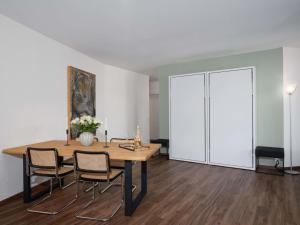 Φωτογραφία από το άλμπουμ του Apartment Suite Classic-15 by Interhome στην Ασκόνα +18 φωτογραφίες
