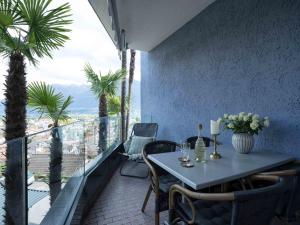 Balkoni atau teres di Apartment Suite Classic-16 by Interhome