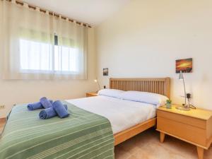 Posteľ alebo postele v izbe v ubytovaní Apartment Port Pals C II by Interhome