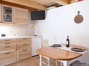 Kuchyň nebo kuchyňský kout v ubytování Holiday Home Rustico Nurell by Interhome