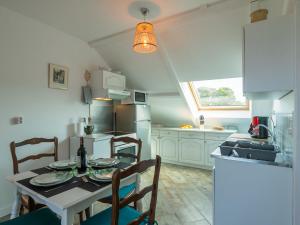 Kuchyň nebo kuchyňský kout v ubytování Apartment Belle Vue Mer by Interhome