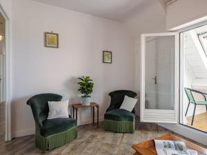 Posezení v ubytování Apartment Belle Vue Mer by Interhome + 35 fotografií