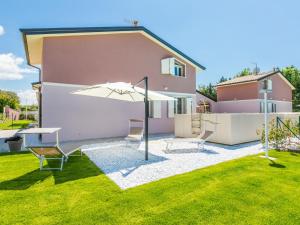 Taman di luar Holiday Home Borgo il Vallin delle Conche-4 by Interhome
