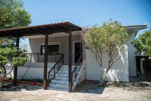 Gallery image of dikella in Mesimvría +7 photos