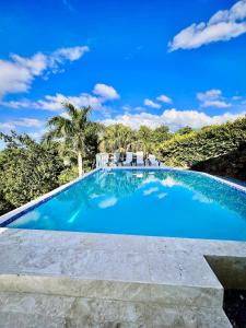 Bazén v ubytování Private Villa with Pool & Ocean Views Las Terrenas nebo v jeho okolí