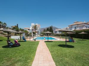 Bazén v ubytování Apartment Vista Levante-1 by Interhome nebo v jeho okolí