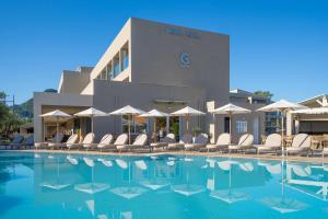 Bazén v ubytování CNic Gemini Hotel nebo v jeho okolí