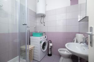 Et badeværelse på Apartment Val 2