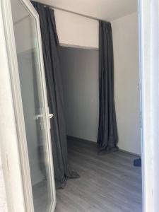 Photo de la galerie de l'établissement Honey Home by KOSTOSKI INN, à Prilep