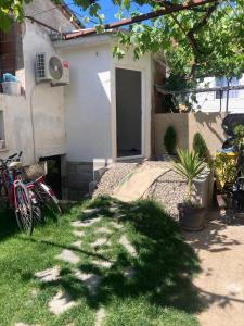 Photo de la galerie de l'établissement Honey Home by KOSTOSKI INN, à Prilep