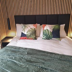 Katil atau katil-katil dalam bilik di Entire Spacious 3-Bed Family Home, City Centre, Free Parking, Garden