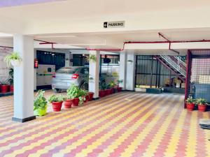 Foto sihtkohas Shimla asuva majutusasutuse Hotel Pearl Grand White near VOLVO BUS STAND #private parking #AC ROOMS #in city centre galeriist