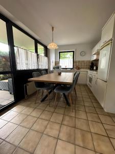 Η κουζίνα ή μικρή κουζίνα στο Apartment Ruhepause III Ruhig & Geräumig