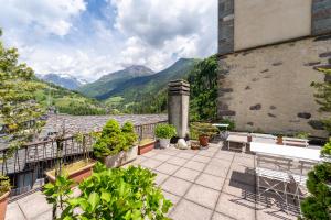 Nespecifikovaný výhled na hory nebo výhled na hory při pohledu z prázdninového domu + 6 fotografií