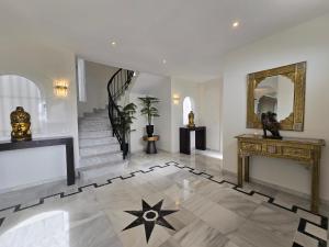 Fotografia z galérie ubytovania Large Family Villa 500m From Beach with Stunning Views v destinácii Mijas Costa