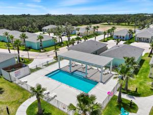 an overhead view of a pool at a resort at Nauta Mirage in Rockport