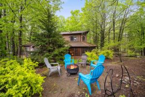 Κήπος έξω από το Arrowhead Lodge Walk To Lake & Private Dock