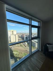 Un balcón o terraza en Cardiff City Center - FREE On-Site Parking