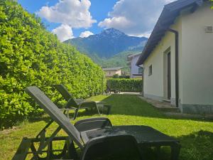 A general mountain view or a mountain view taken from A villát