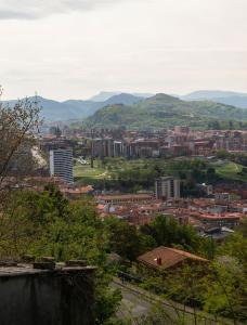 Vista general d'una muntanya o vistes d'una muntanya des de la casa o xalet