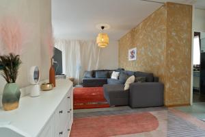 O zonă de relaxare la Penthouse Rooftop Loft, 190sq, Panorama Terrace, 1min to Main Station- 5min to City