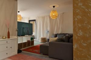 O zonă de relaxare la Penthouse Rooftop Loft, 190sq, Panorama Terrace, 1min to Main Station- 5min to City