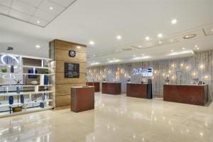 Vstupní hala nebo recepce v ubytování Radisson Blu Hotel Nice