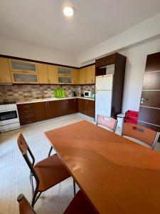 Η κουζίνα ή μικρή κουζίνα στο Villa Solari +15 φωτογραφίες