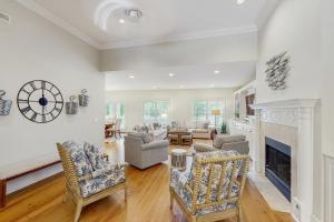 Χώρος καθιστικού στο 3074 Baywood