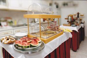 Jedlo v ubytovaní bed & breakfast alebo blízkom okolí