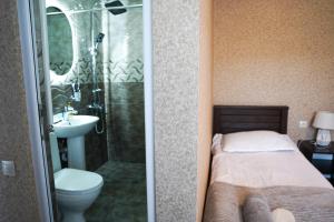 Baðherbergi á Hotel Elia Kazbegi