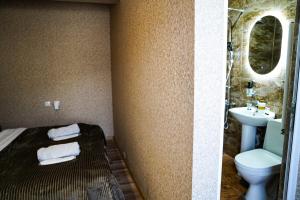 Baðherbergi á Hotel Elia Kazbegi