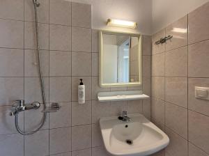 Koupelna v ubytování Hotel Thermaikos + 37 fotografií