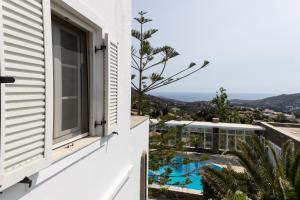 Bazén v ubytování Perla Pool Hotel Andros nebo v jeho okolí